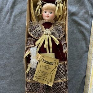 Vintage Seymour Mann Connoisseur Collection Doll
